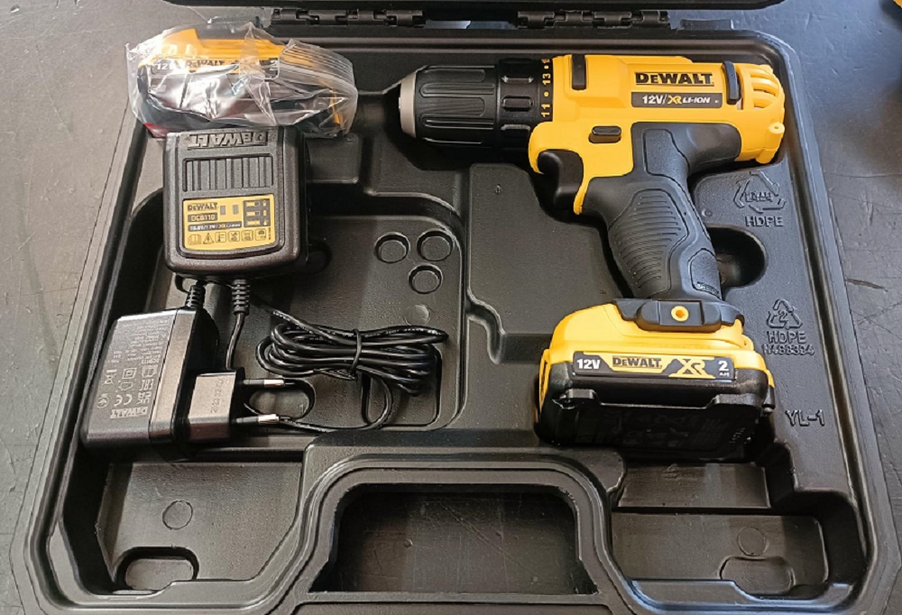 TRAPANO DEWALT BATTERIA LITIO 10,8V DCD 710D2 CON 2 BATTERIE, CARICATORE E VALIGETTA